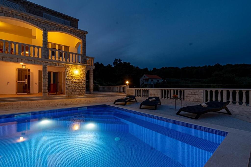 Holiday House Nova photo 2