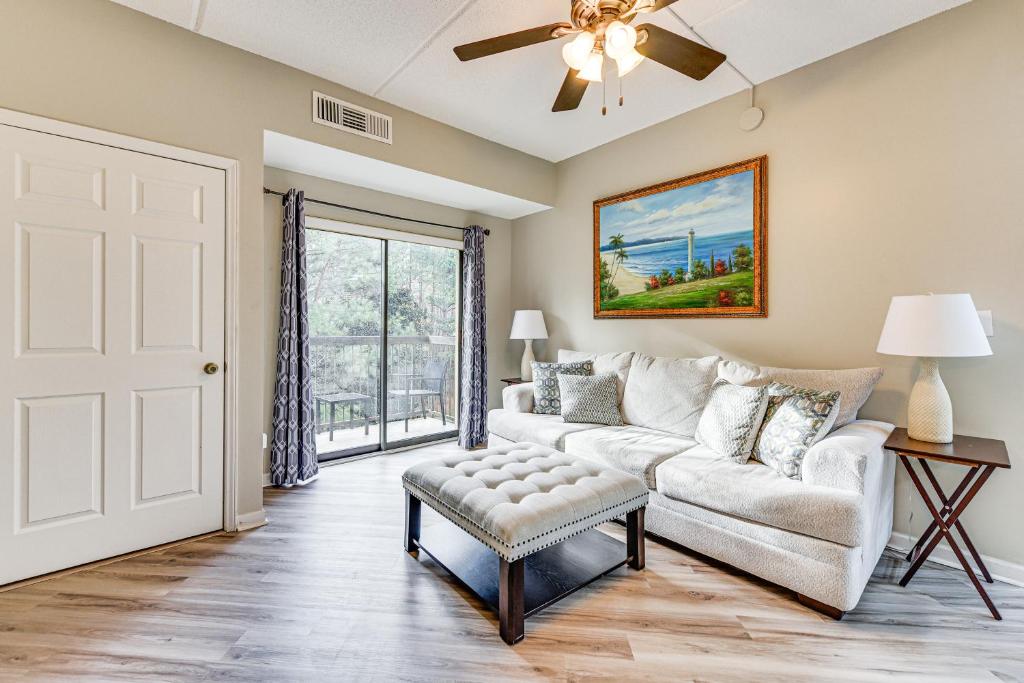 Fort Mill Condo with Balcony 3 Mi to Carowinds