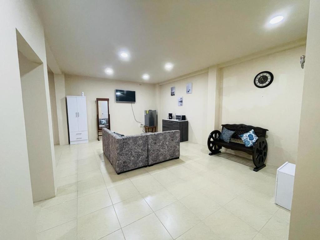 Alex Suite photo 3