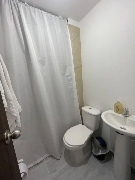 Hermoso apartamento con Piscina en Cartago. photo 2