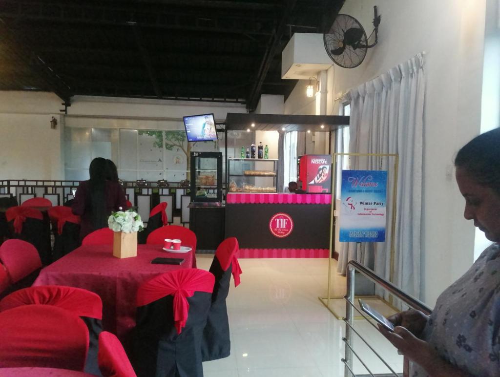 Ambula food court photo 1