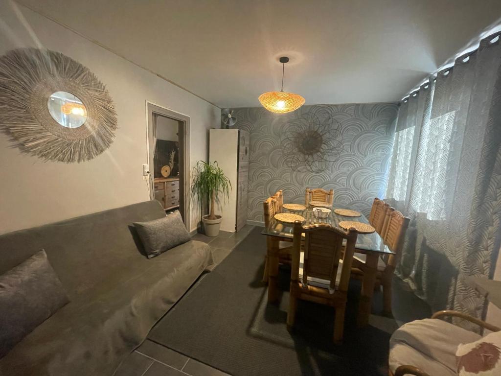 Gîte "Les Bambous" 6 personnes, prestations bien-être, salle et aire de jeux enfants photo 2