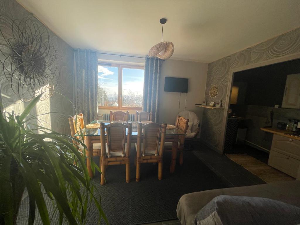 Gîte "Les Bambous" 6 personnes, prestations bien-être, salle et aire de jeux enfants photo 3