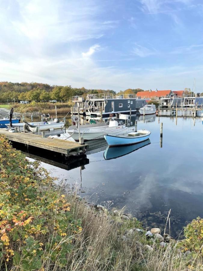 Hausboot Bruntje mit Dachterrasse in Kragenæs auf Lolland/DK photo 1