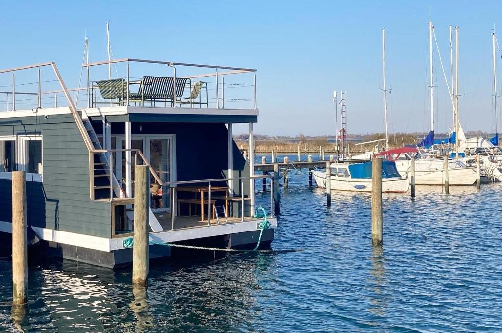 Hausboot Bruntje mit Dachterrasse in Kragenæs auf Lolland/DK photo 3