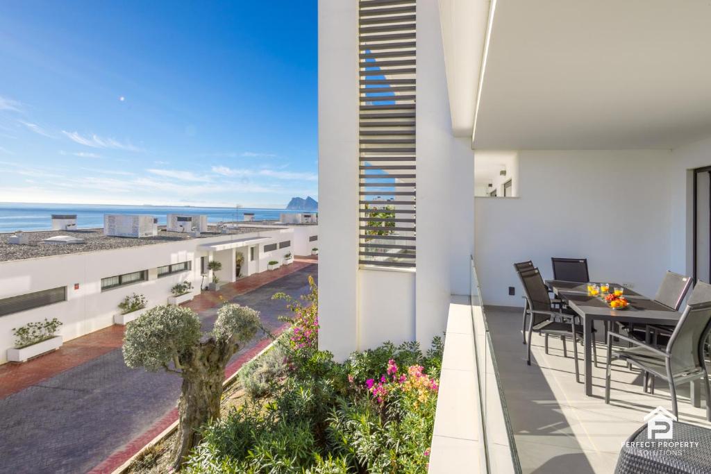 Modern apartment with sea and golf view photo 1