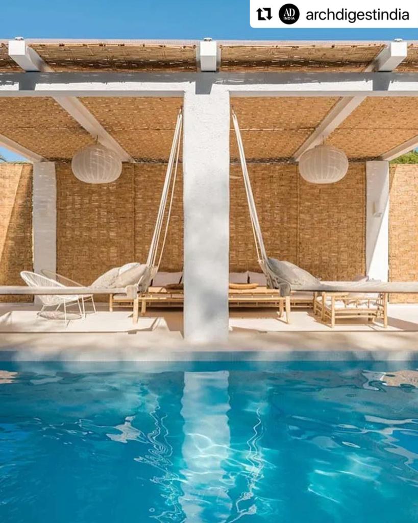 Nice house with pool and big porch photo 1