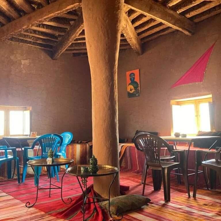 Desert house excursions