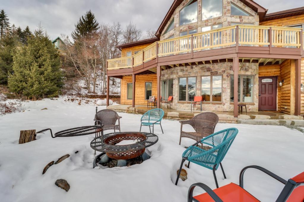 Spacious Long Pond Home with Deck and Lake View! photo 2