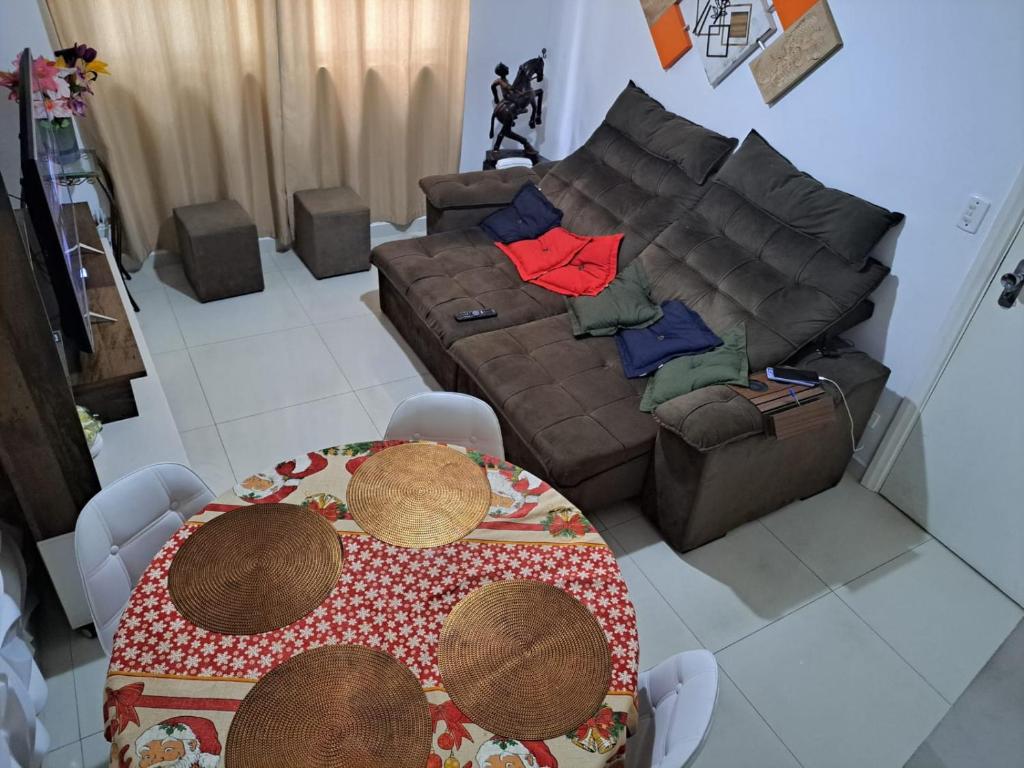 Apto Enseada, 2 quadras da praia - 2 quartos com ar condicionado - 6 hospedes photo 2