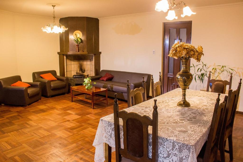 Golden House guesthouse photo 4