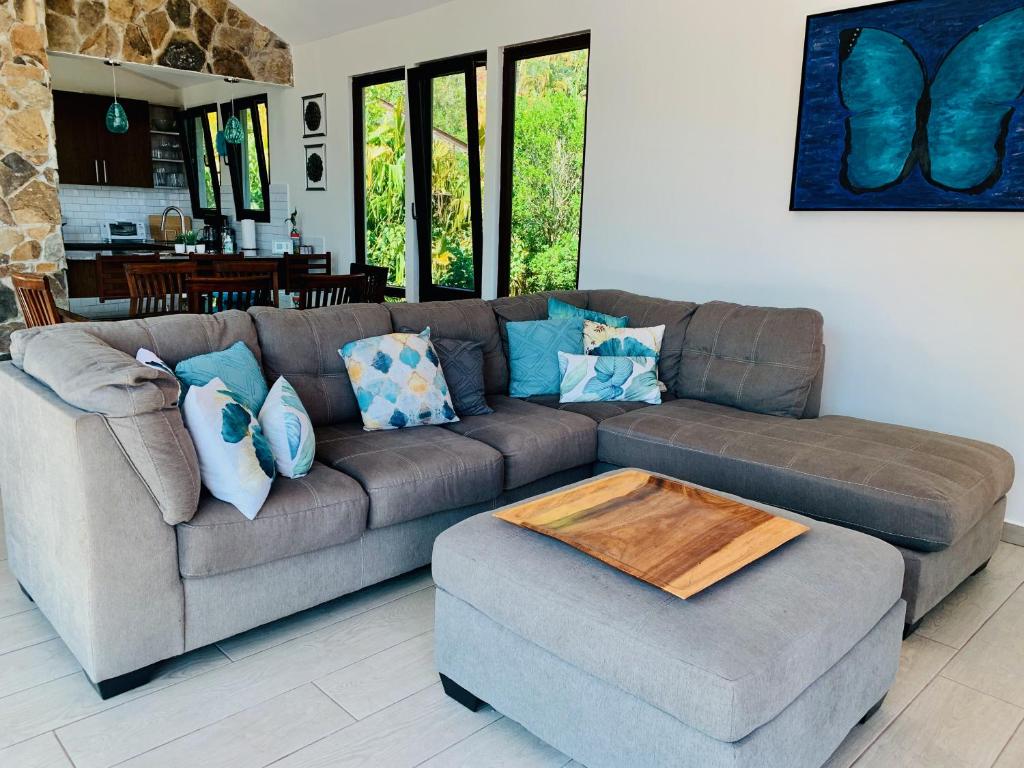 Enjoy Mountain Retreat Close to Panama Beaches photo 2