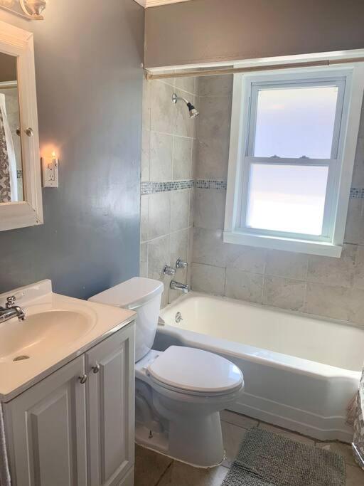 The House Hotels- Thoreau Upper - Lakewood - 10 Minutes to Downtown Attractions photo 2