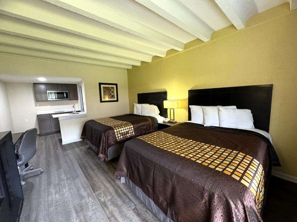 James River Inn & Suites photo 1
