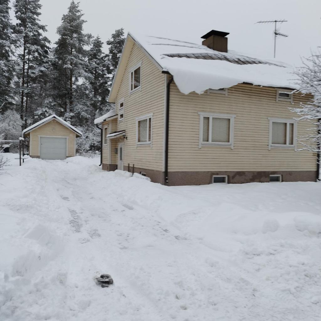 Nordic artist house/atelier with fireplace and old-fashioned wooden sauna from 50s photo 4