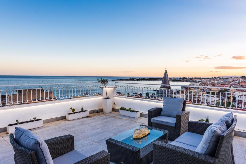 Azzurra Seaview House with Terrace by Wonderful Italy photo 3