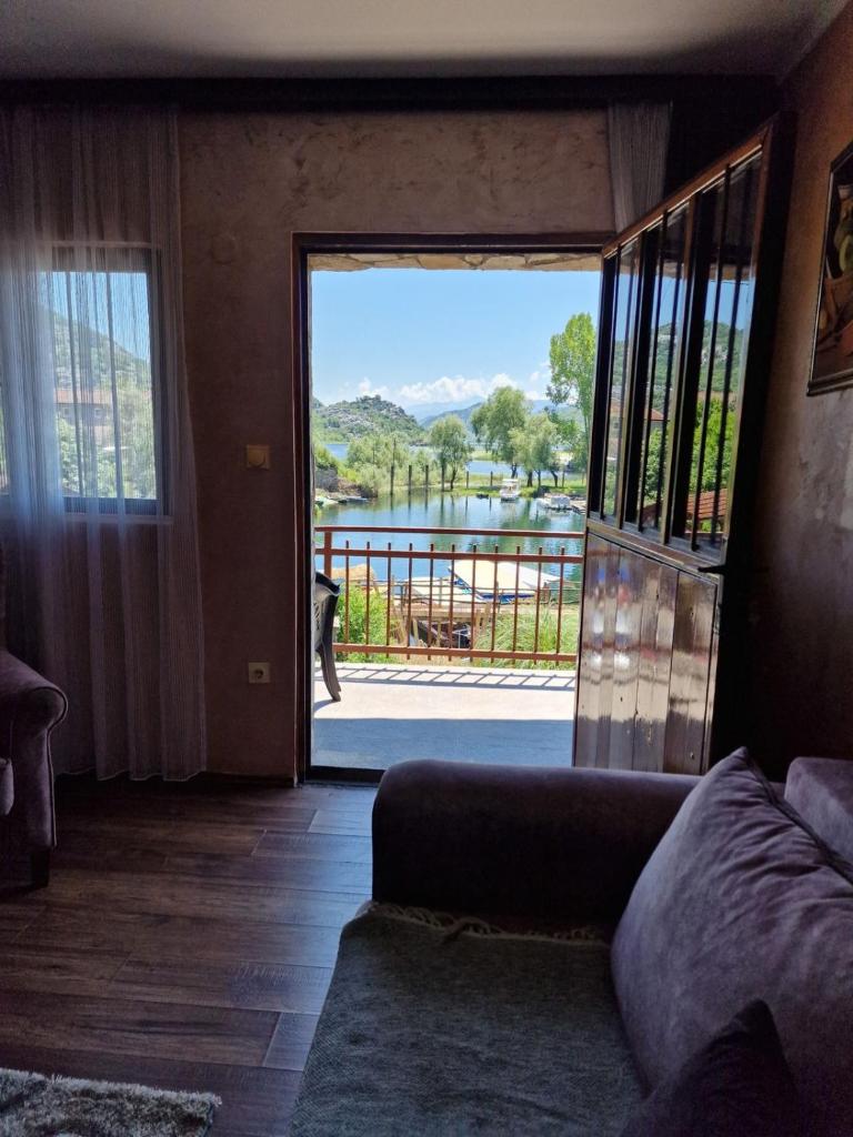 Lakeside oasis home Karuc photo 4