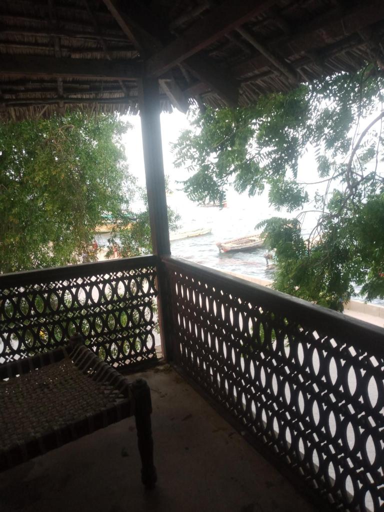 Seafront House photo 2