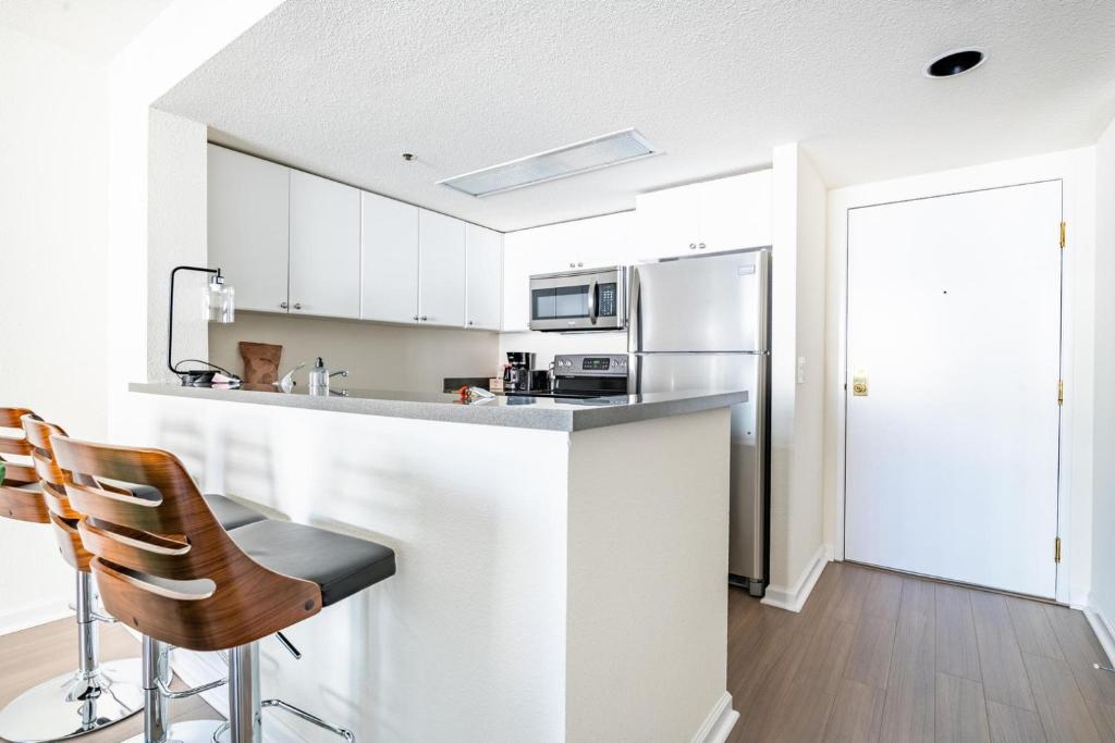 S Beach 1br w rooftop tennis nr muni lightrail SFO-1660 photo 4