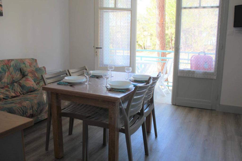 Ronce-les-Bains - APPARTEMENT 1er ETAGE gauche - 90m de la PLAGE photo 2