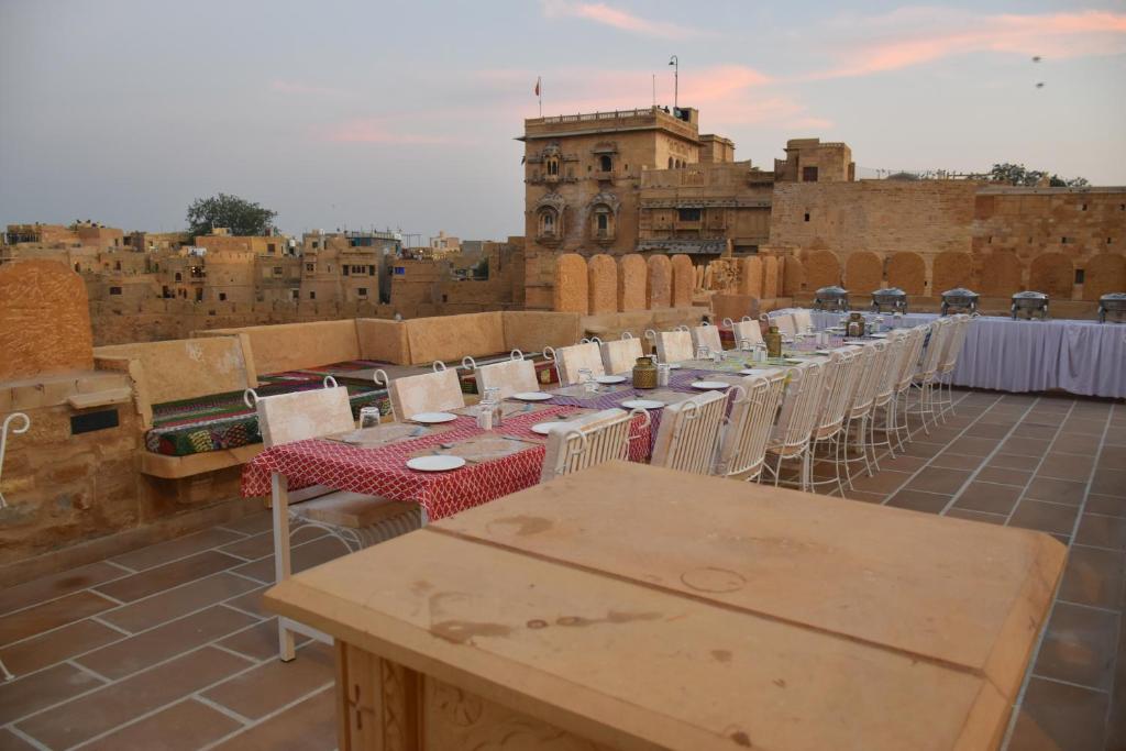 K D PALACE HOTEL photo 2