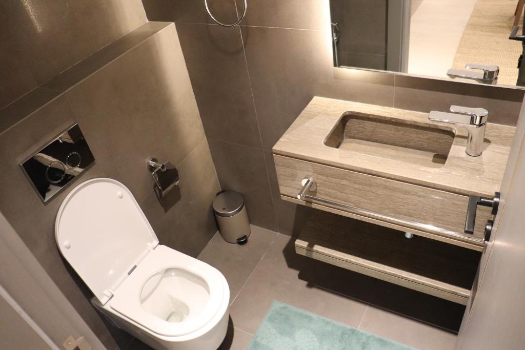 Liyaqat Airport Residence photo 4