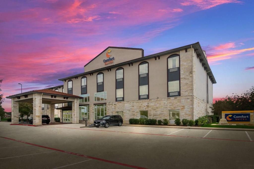 Comfort Suites Granbury image