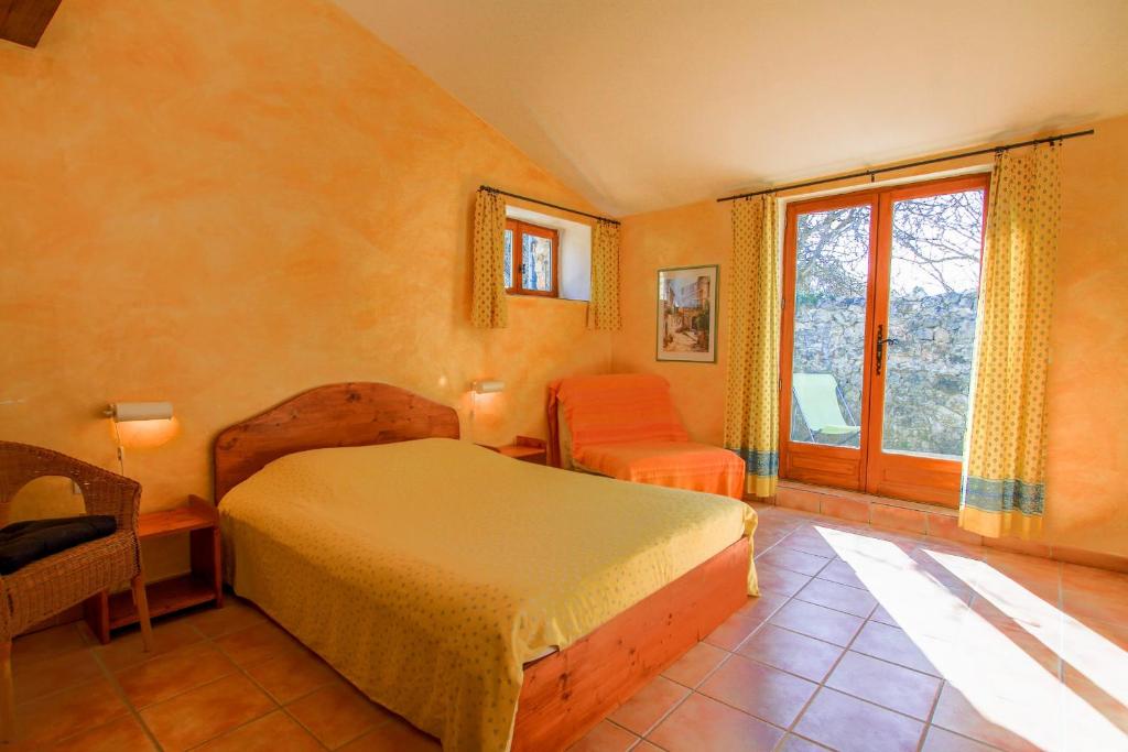 La Farigoule 68 person rental with shared pool nature and calm photo 2