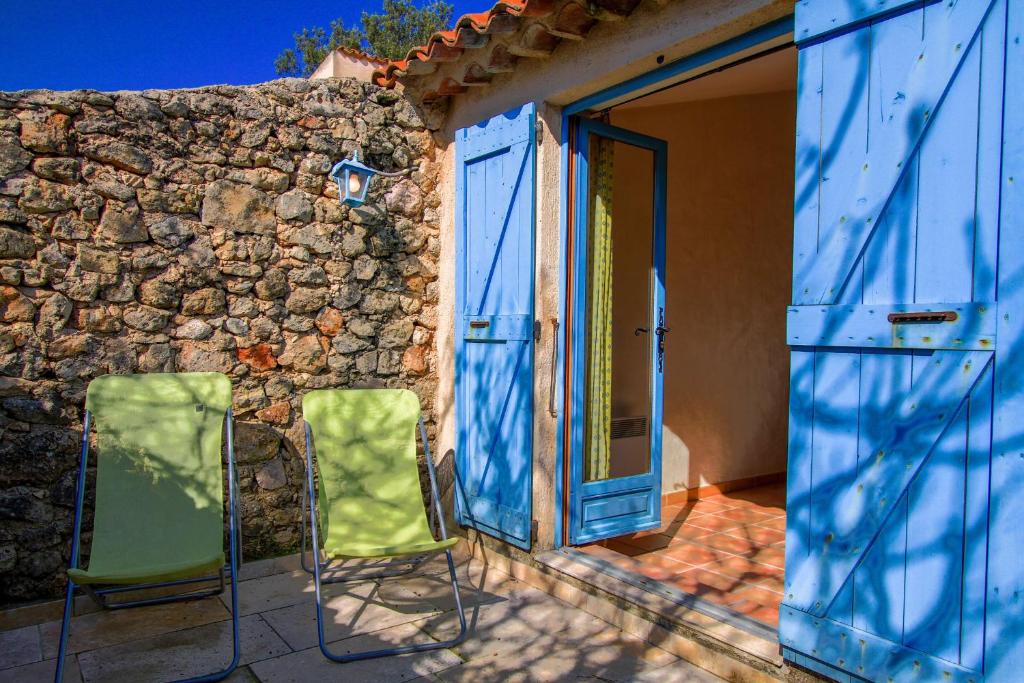 La Farigoule 68 person rental with shared pool nature and calm photo 3