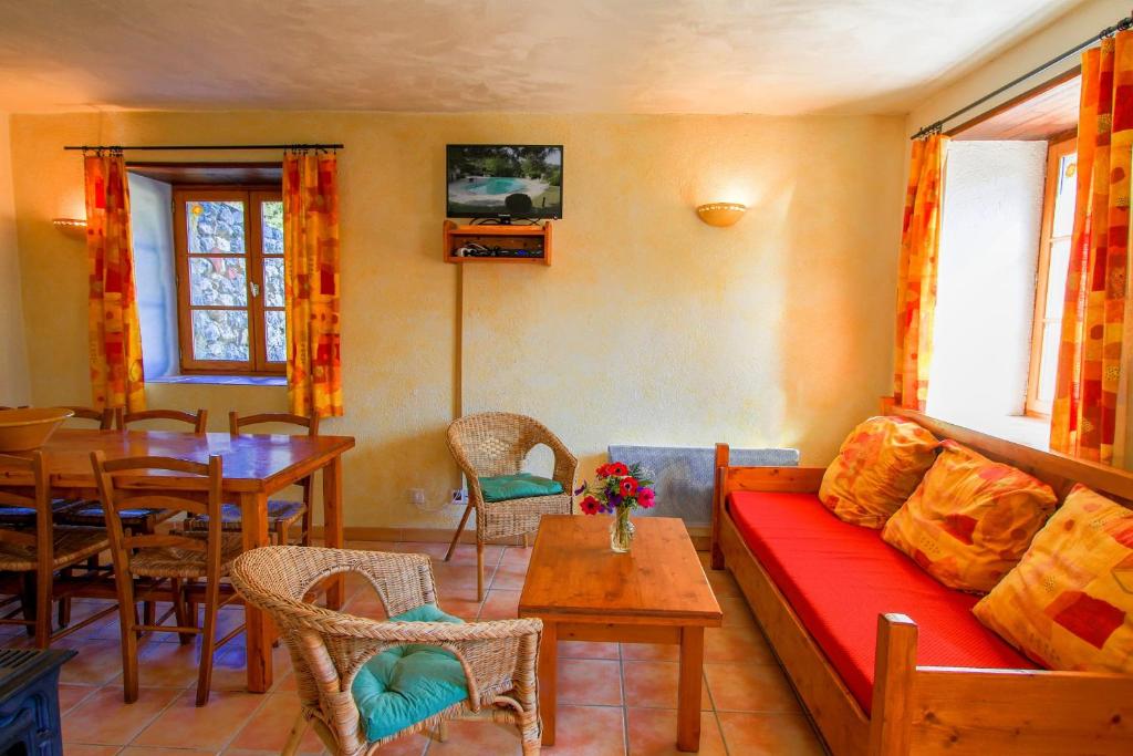 La Farigoule 68 person rental with shared pool nature and calm photo 1