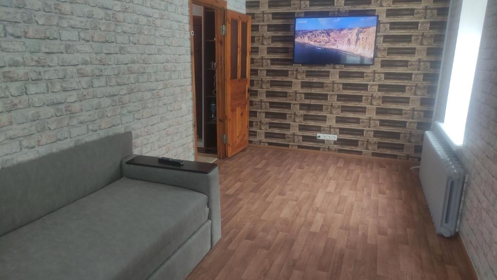 Cozy apartment near city center on Peremogy Avenue 44, bus and railway station nearby