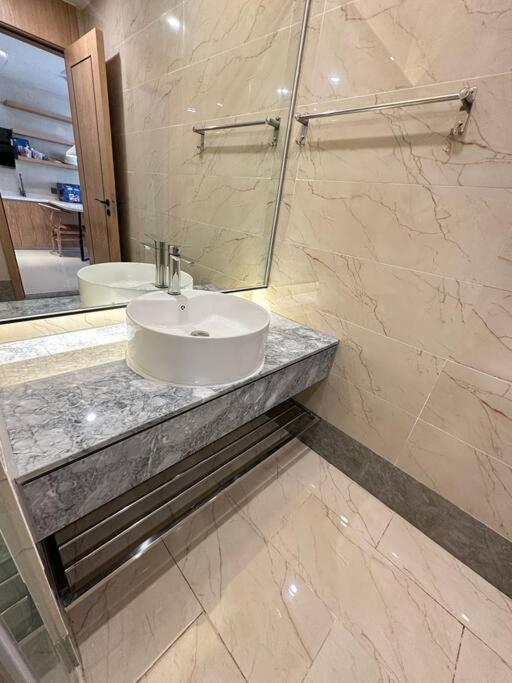 New Modern Luxury Suite Apartment At The Heart of Vientiane photo 3