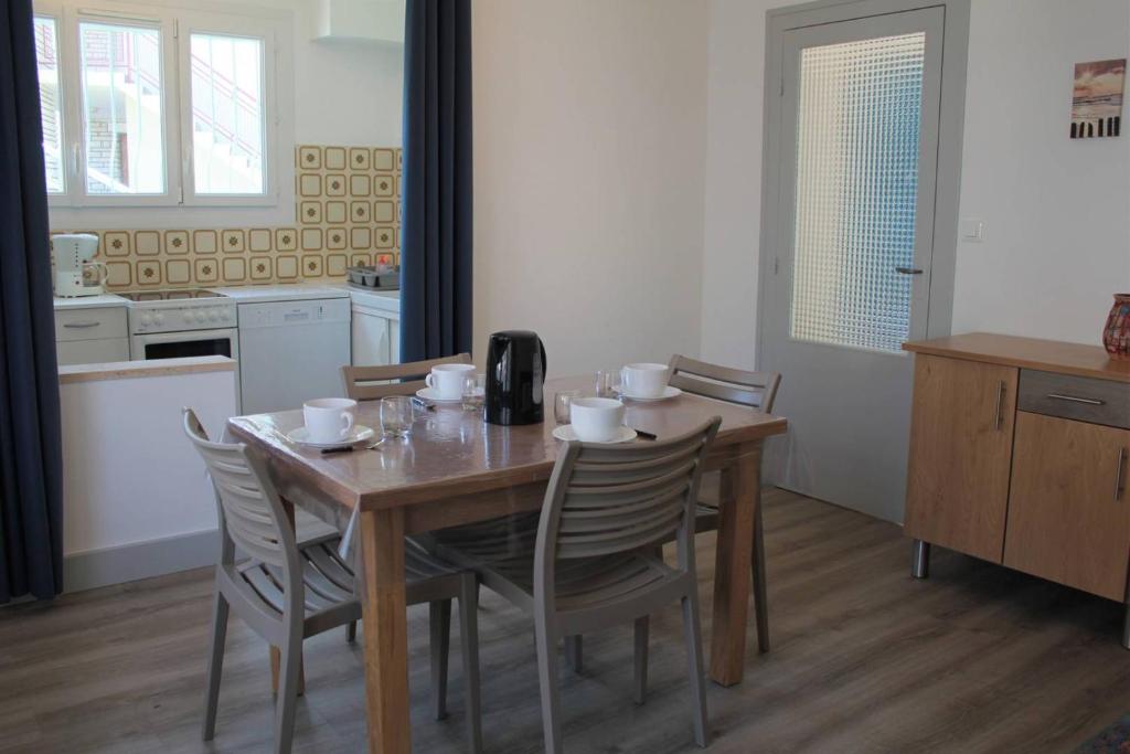 Ronce-les-Bains - APPARTEMENT REZ-DE-CHAUSSEE gauche - 90m de la PLAGE photo 2