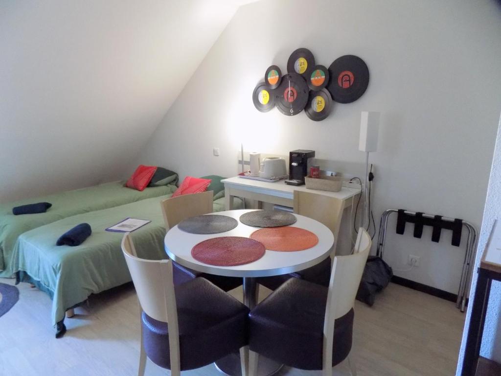 TITHOME 3 - Grand studio bus gare centre ville sanctuaire photo 3
