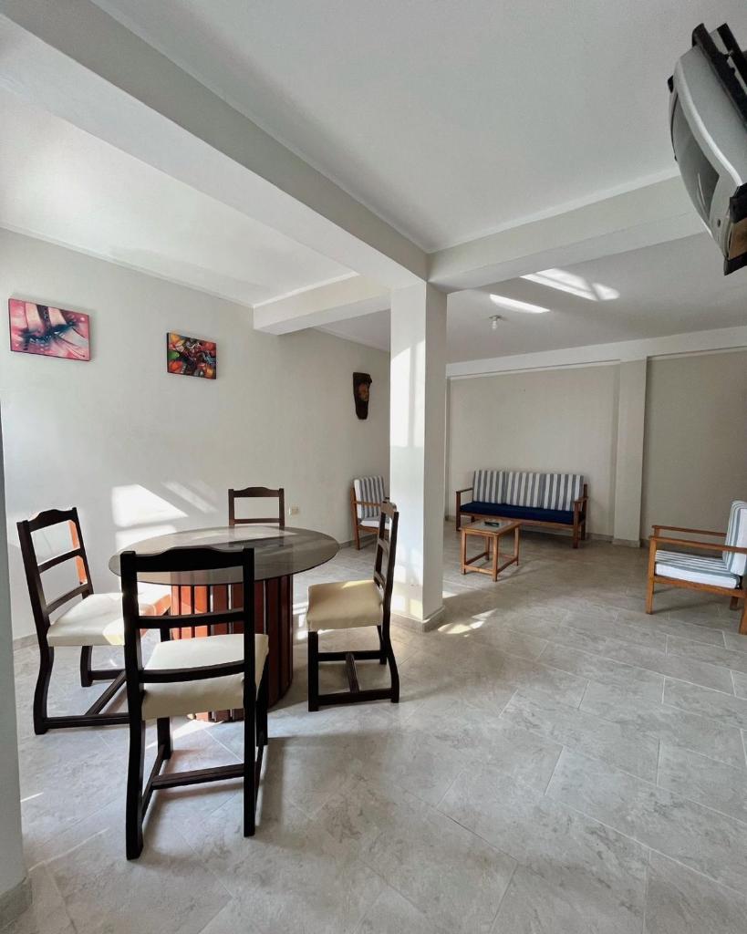 Chanos Apart-Hotel