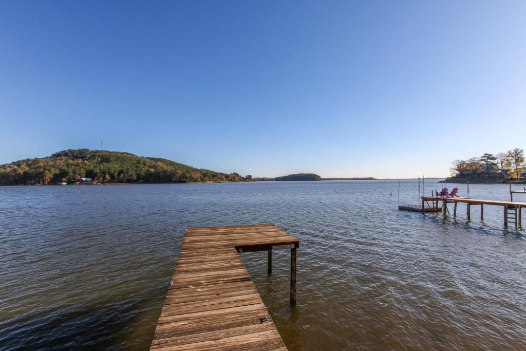 House #04 - Happy Camper-(No Pets) -Private Pier photo 3