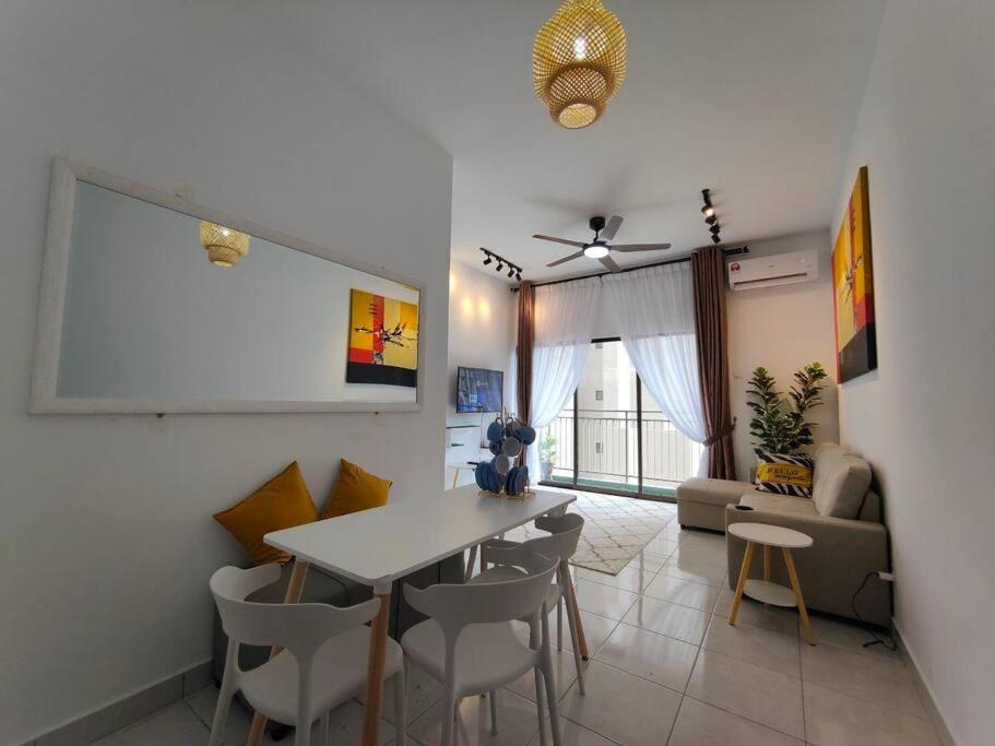 Awana Akasia Homestay