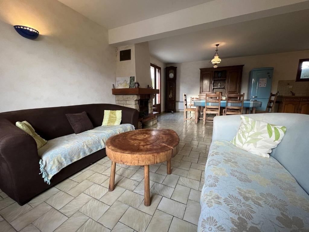 350 - Charmante maison dans le bourg de Plévenon à 1 kilomètre des plages photo 4