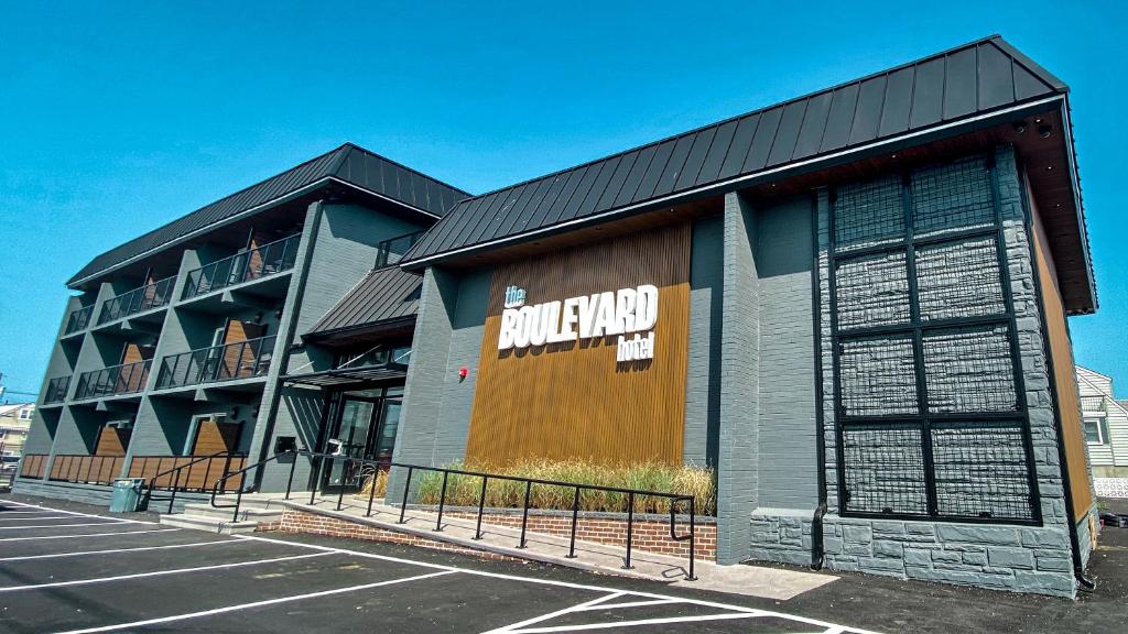 The Boulevard Hotel image