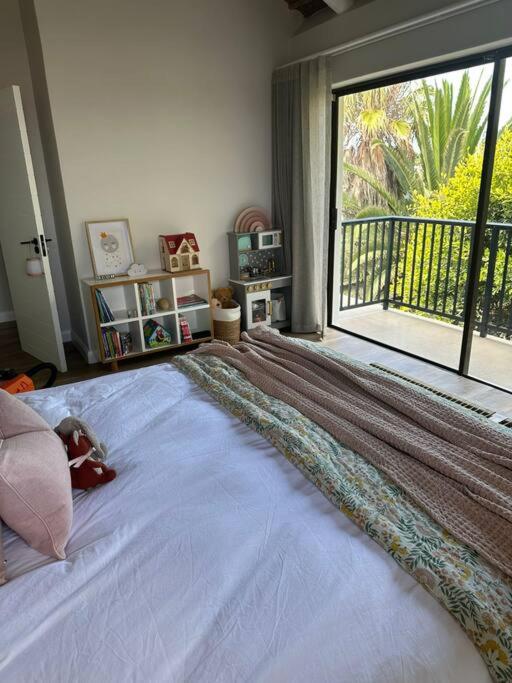 Laid back luxury canal house photo 3