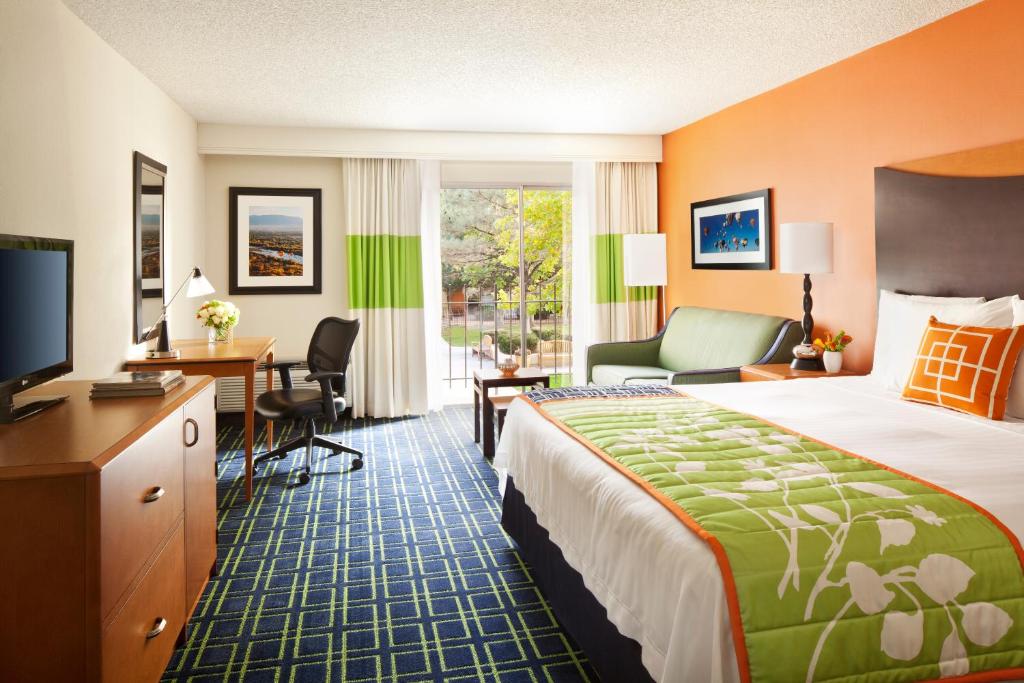 The Querque Hotel image