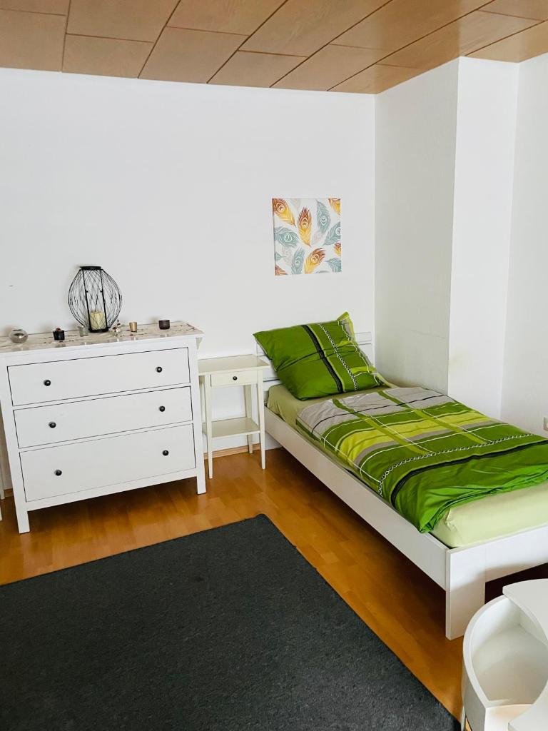 Arbeiter Wohnung mit großem Kapazitätsaufnahme Nähe Autobahn Frankfurt am main photo 2