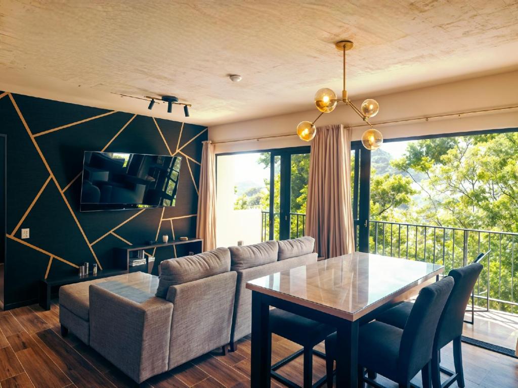 Entire Beautiful condo with rooftop pool and gym