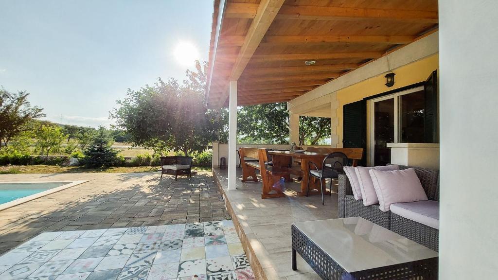 Villa Legacy photo 2