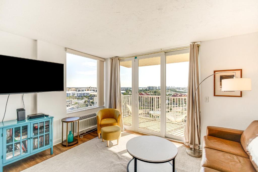 Fort Myers Beach Studio with Balcony and Views! photo 3