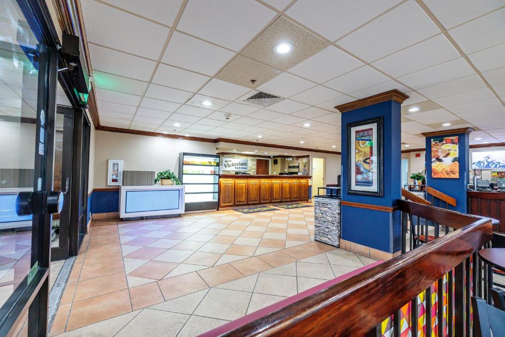 New Victorian Inn & Suites image