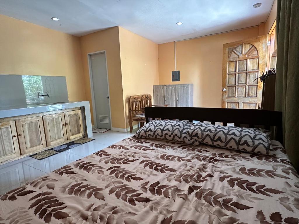 Rozay Travellers Inn photo 2