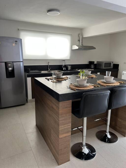 CASA COMPLETA CON PATIO, ASADOR Y ESTACIONAMIENTO photo 1