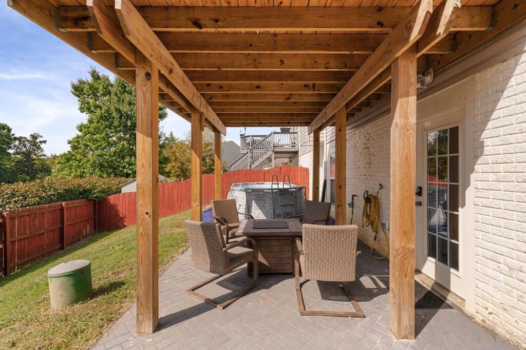 Charming basement w/ firepit and above ground pool photo 4