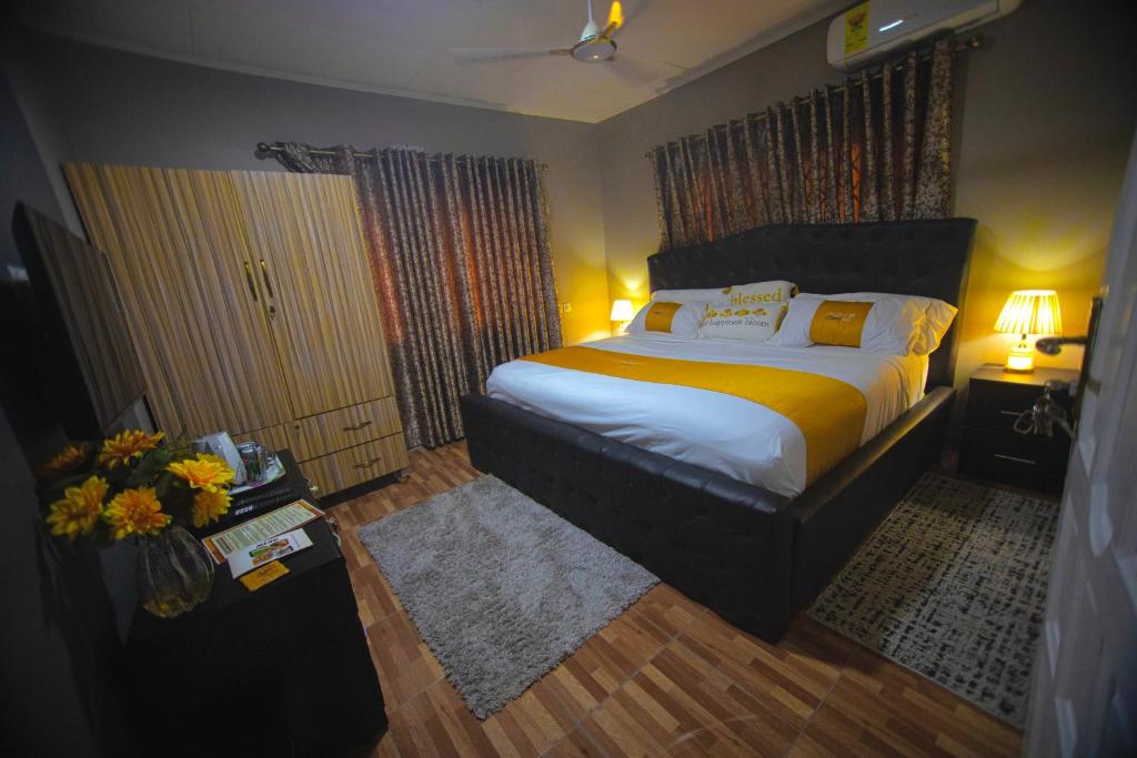 Groove Haven Lodge- Kasoa photo 2